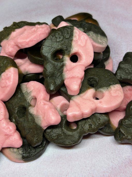 bubs crânes framboise réglisse veggie bonbon suédois vegan moelleux