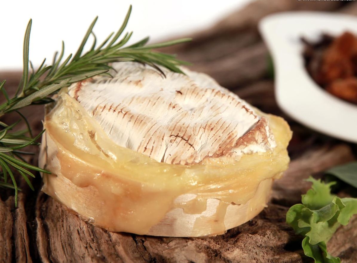Camembert rôti au miel et au romarin (250 grammes) (catalogue de fêtes 2022)