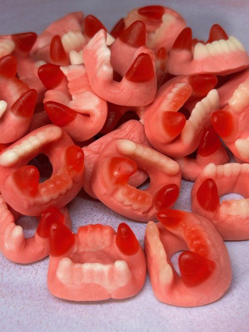 dentier dracula bonbon vampire gélifié halloween candy bar