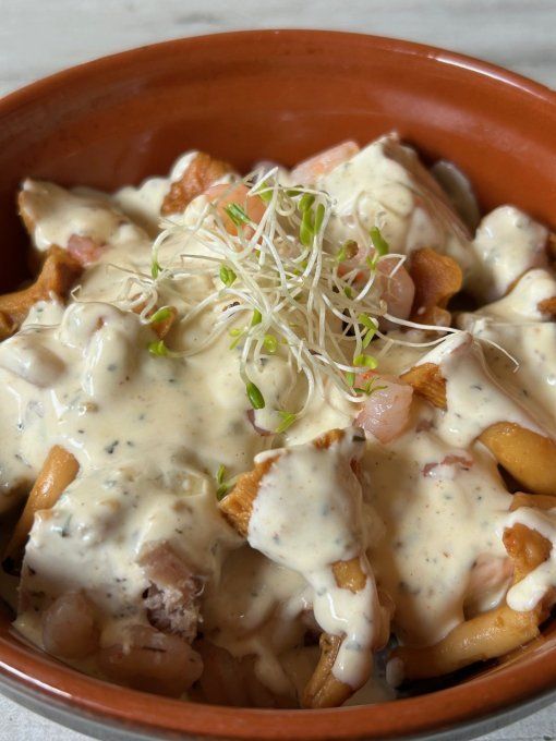 Marmite de poissons aux girolles (230 grammes) (buffet)