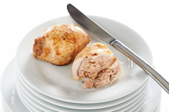 Moelleux de poulet farci aux champignons sauce aux girolles (170 grammes) -En 24h-