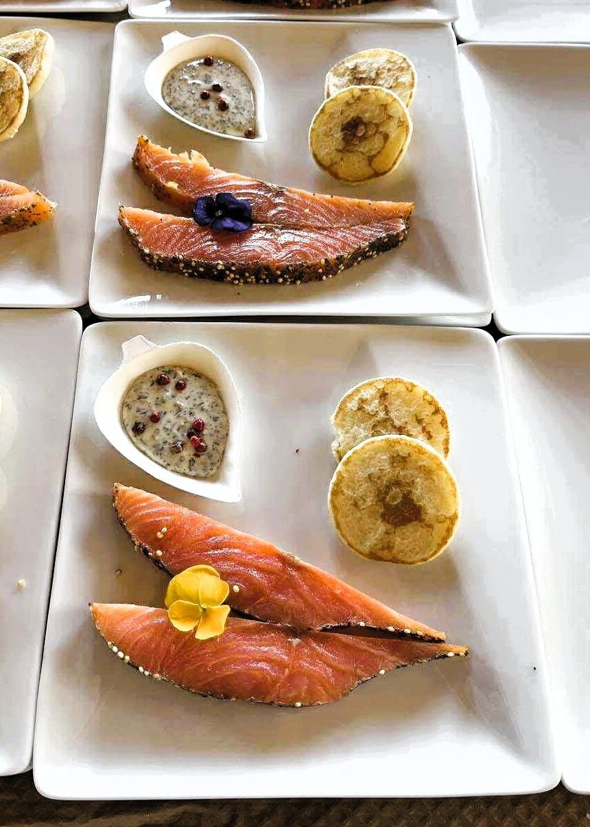 Saumon fumé aux graines de pavot et quinoa (60 grammes) (catalogue de fêtes 2025)