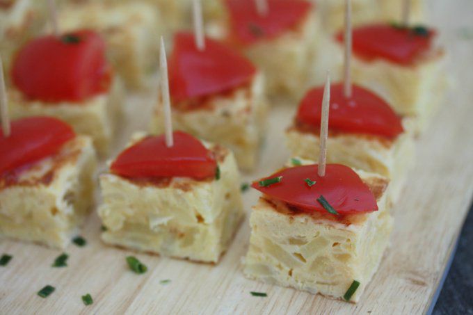 Tortilla espagnole garnie (buffet)